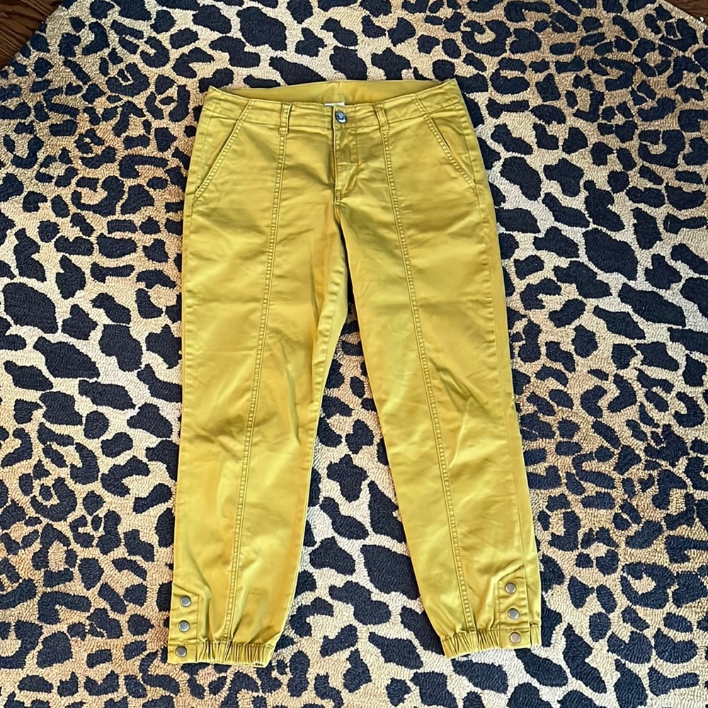 CAbi “The Tracker” Utility Jogger Pants, size 8. Like new.